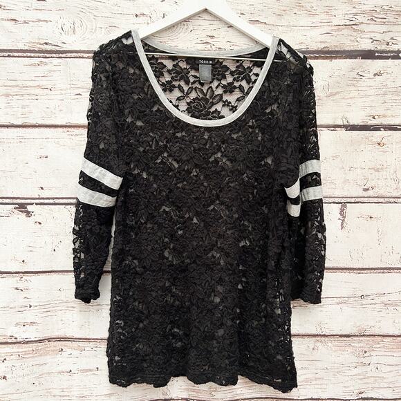 TORRID Black Lace Football Tee Sz 0 - Picture 1 of 3